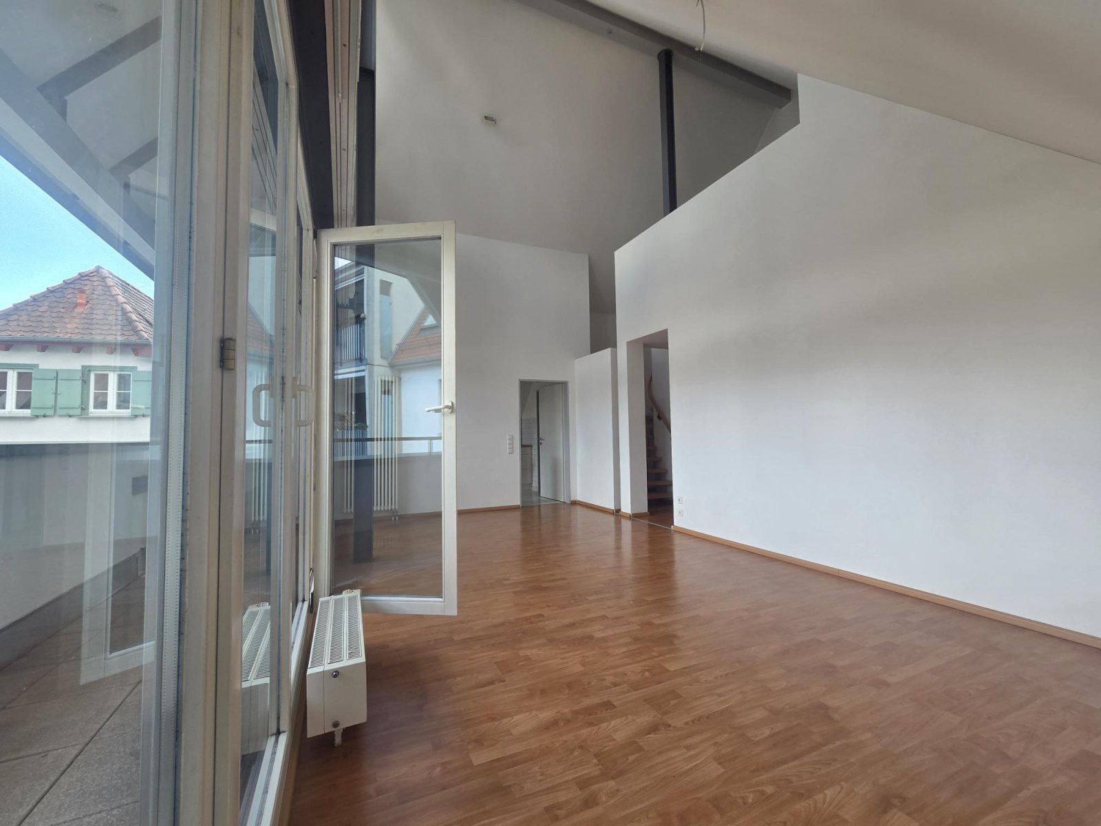 Biberach an der Riß: Zentrale 2,5 Zimmer Maisonette-Loft Wohnung in Biberach 