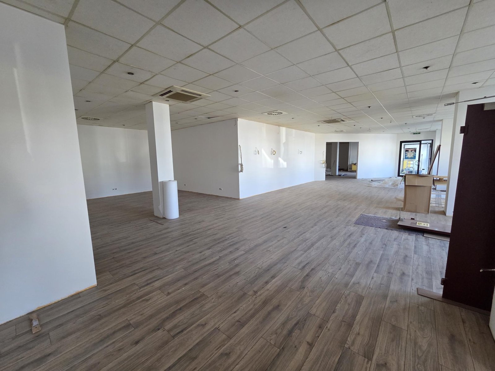 Biberach an der Riß: Geräumige Gewerbefläche für eine Dienstleistung / Büro / Fitness / Lager in Biberach  