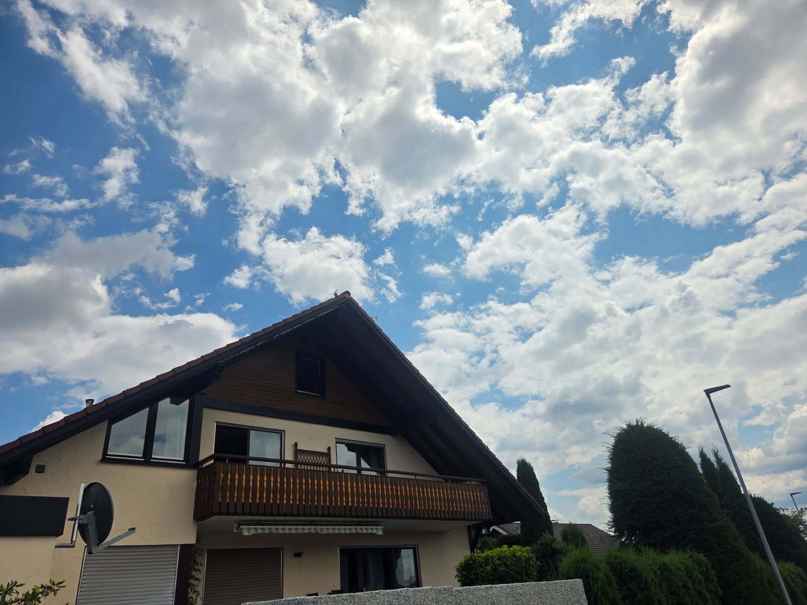 Obere Einheit / Balkon sichtbar