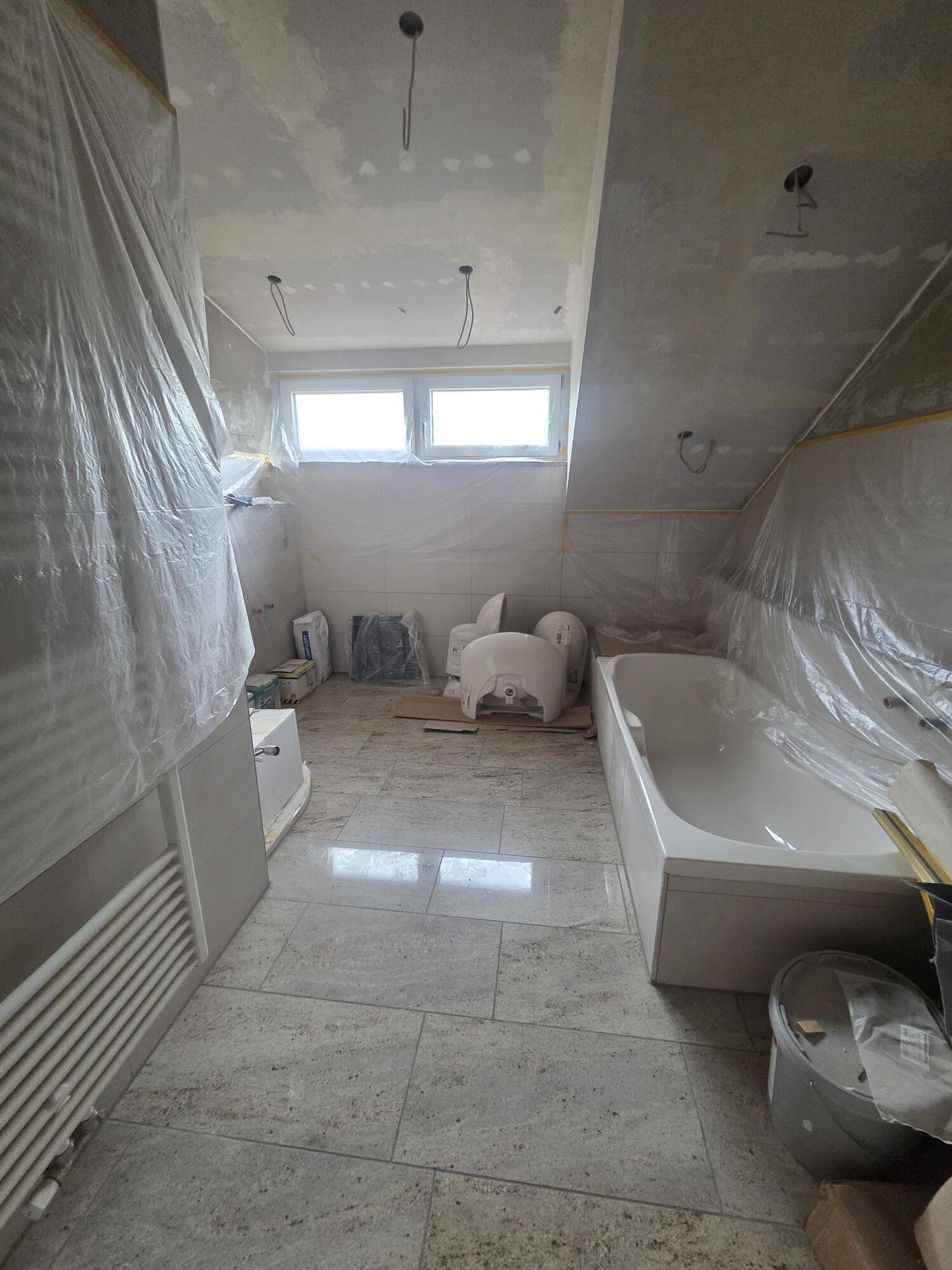 Hauptbadezimmer Dachgeschoss