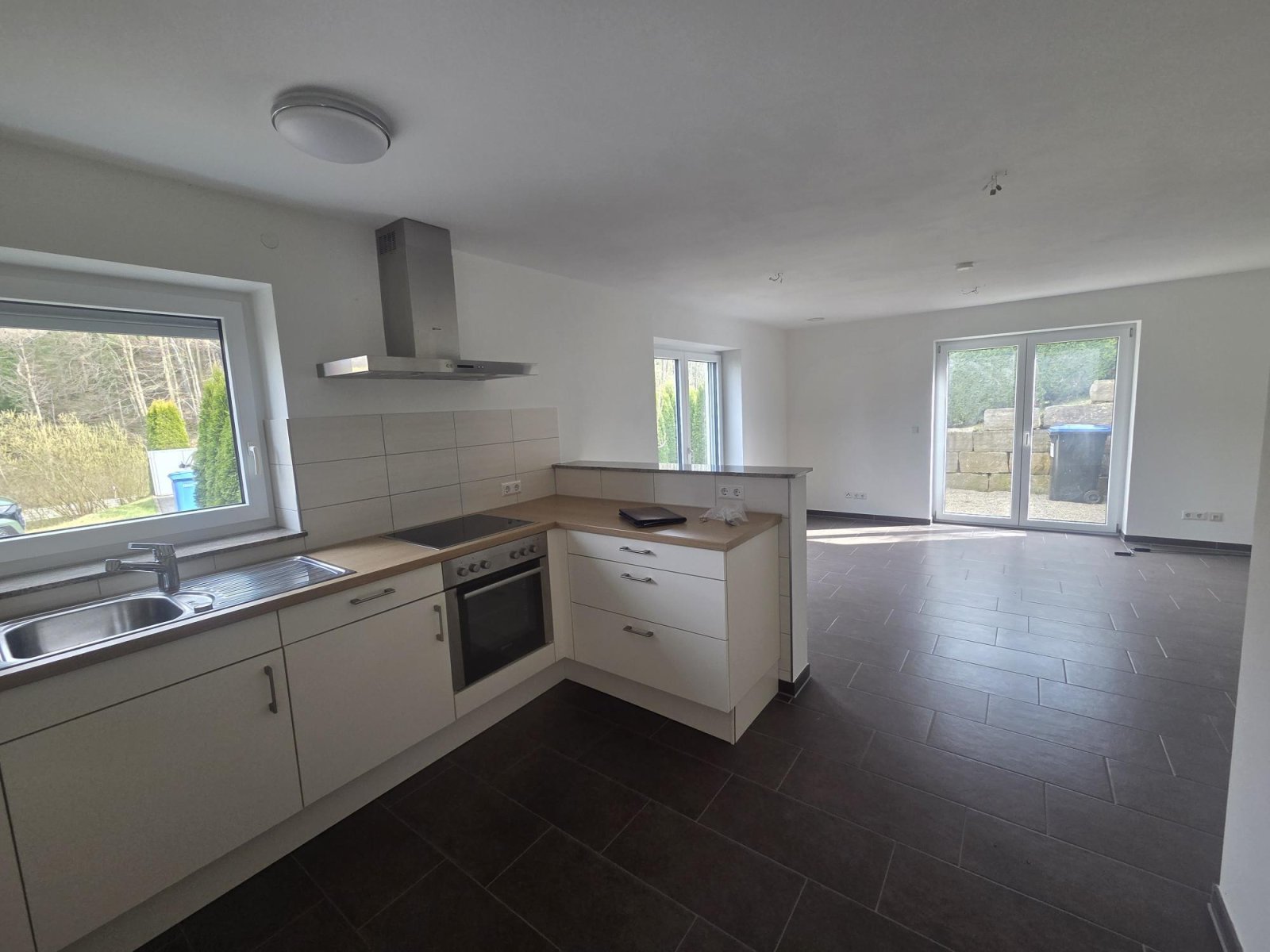 Küchenbereich und Einbauküche Einliegerwohnung